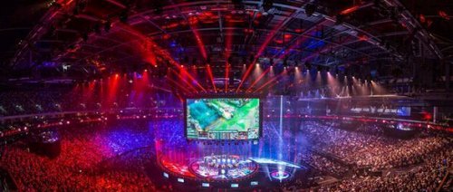 也折射出他 也折射出他