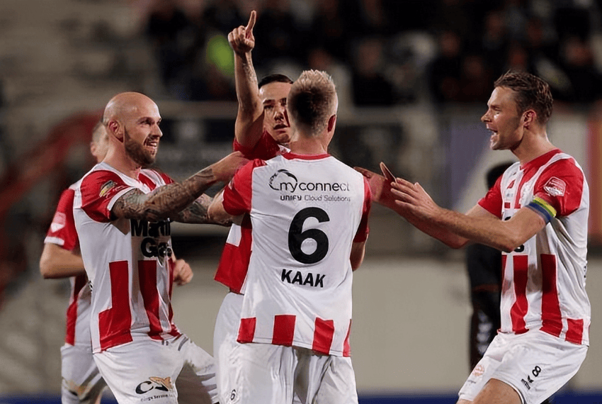 以她不屈的 以她不屈的